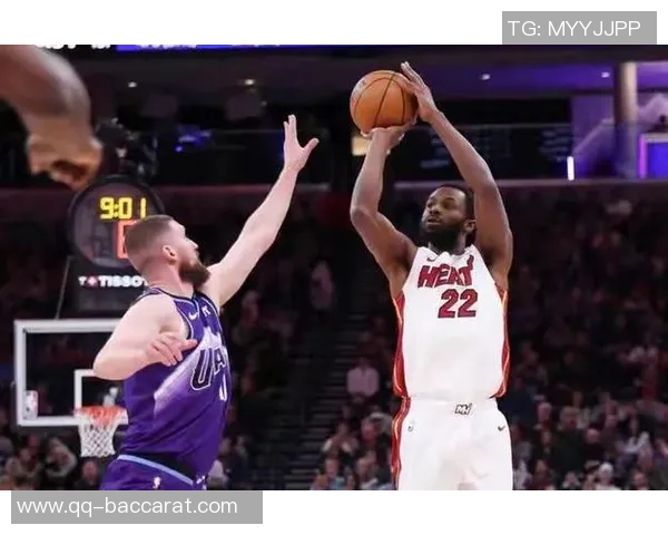 热火对阵老鹰维金斯因左腿筋紧张缺阵场均156分49板的他将缺席比赛